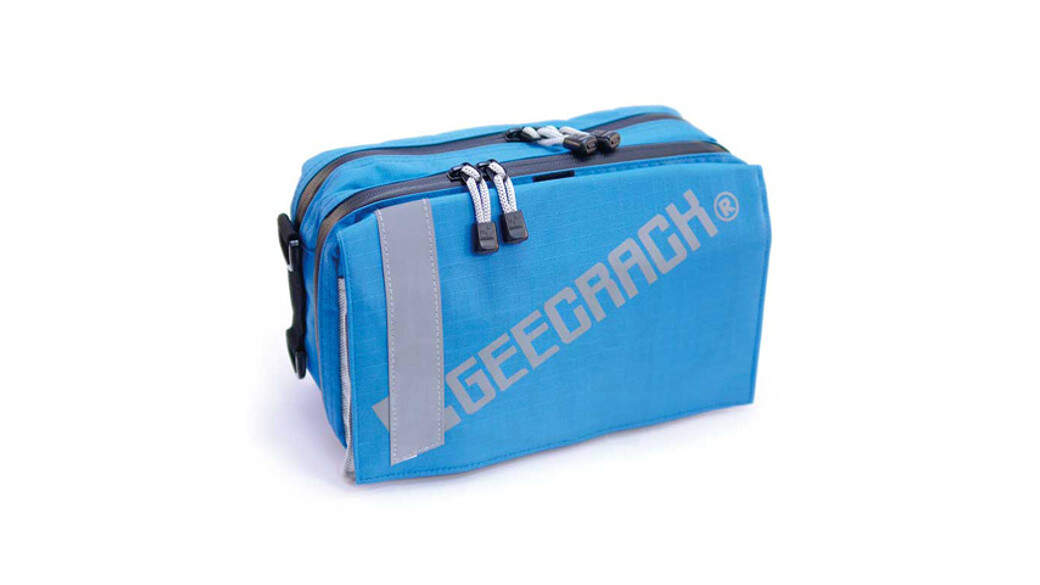 geecrack-light-game-pouch-ii-blue.jpg