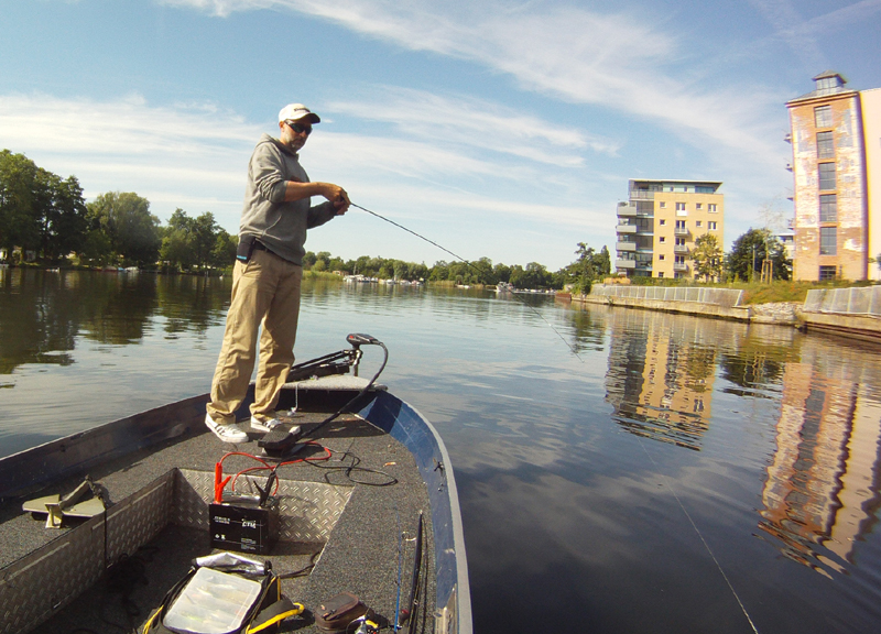 Da hängt der Barsch am Crankbait!